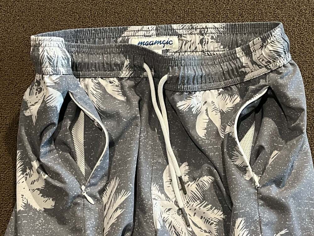 Maamgic Men's Gray and White Palm Tree Quick Dry Swim Trunks with Zipper Pockets - Picture 8 of 8